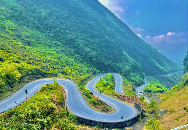 Unveiling Ha Giang Loop’s Best Passes and Roads with Jasmine Tours