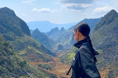 Guided Tours vs. Solo Travel in Ha Giang Loop: Pros and Cons