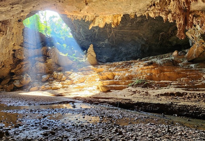 Nguom Ngao Cave – Exploring Cao Bang’s Hidden Underground Wonder