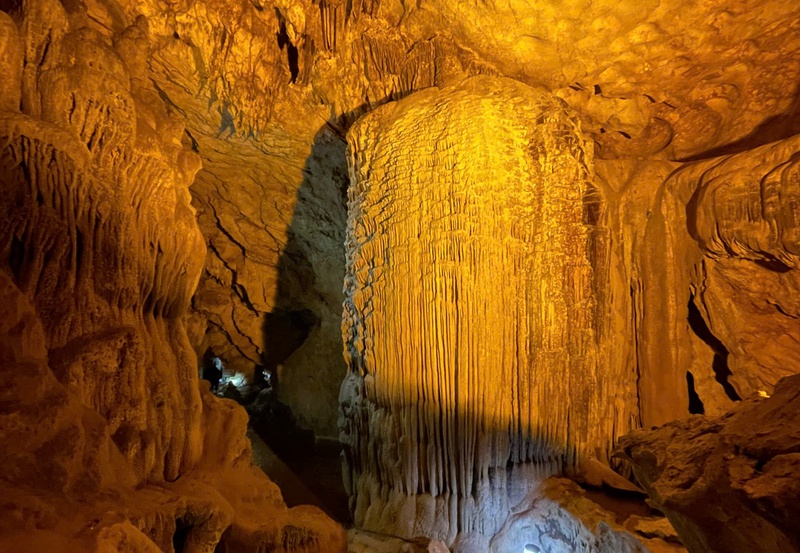 Nguom Ngao Cave: A Hidden Limestone Wonder in Cao Bang