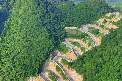 Angel Eye Mountain Cao Bang – The Most Unique Natural Wonder Vietnam