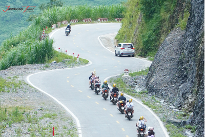 Ha Giang Loop Route: 3–4 Day Itinerary, Safety & Green Travel