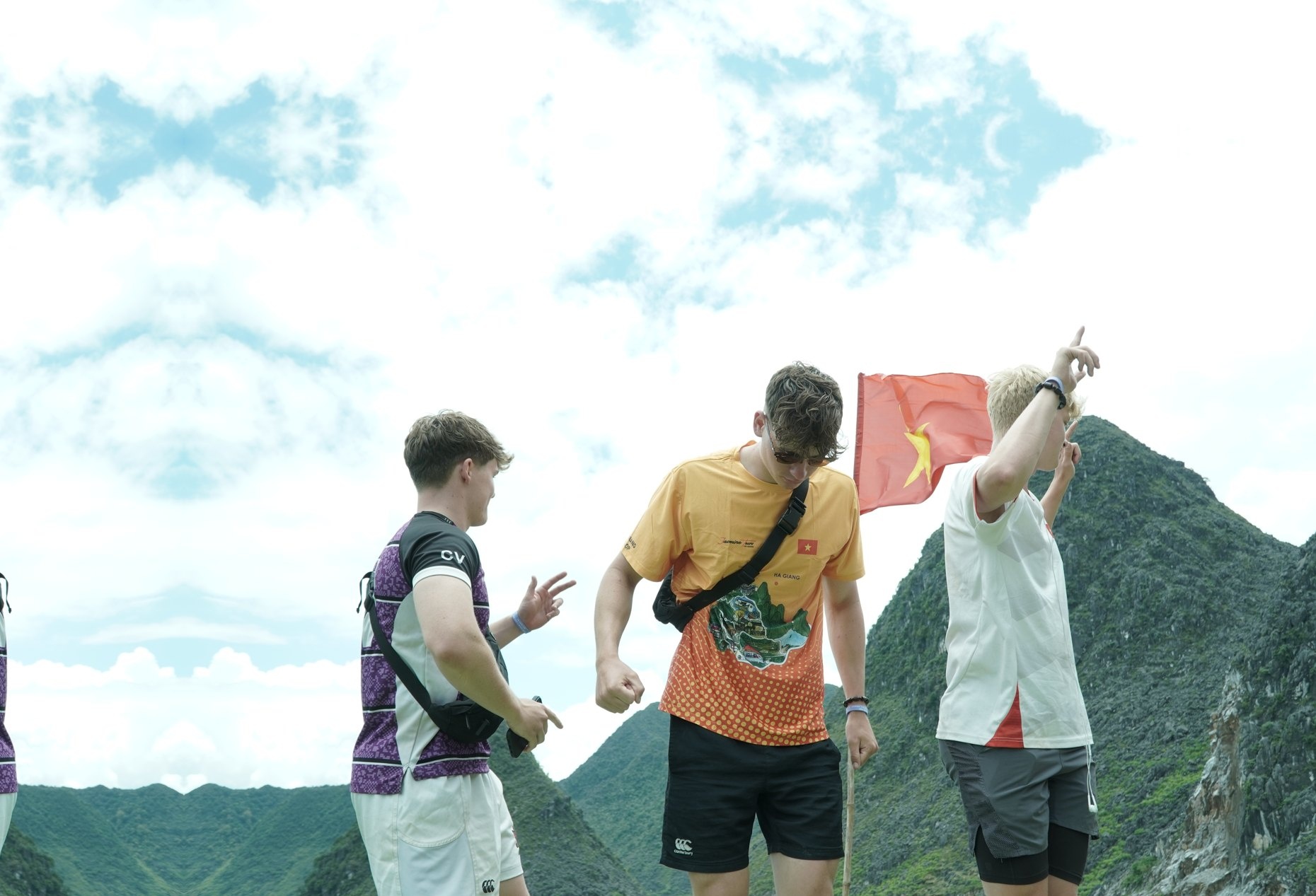 Day 3: Ma Pi Leng Pass - Boat Tour - Du Gia (B/L/D)