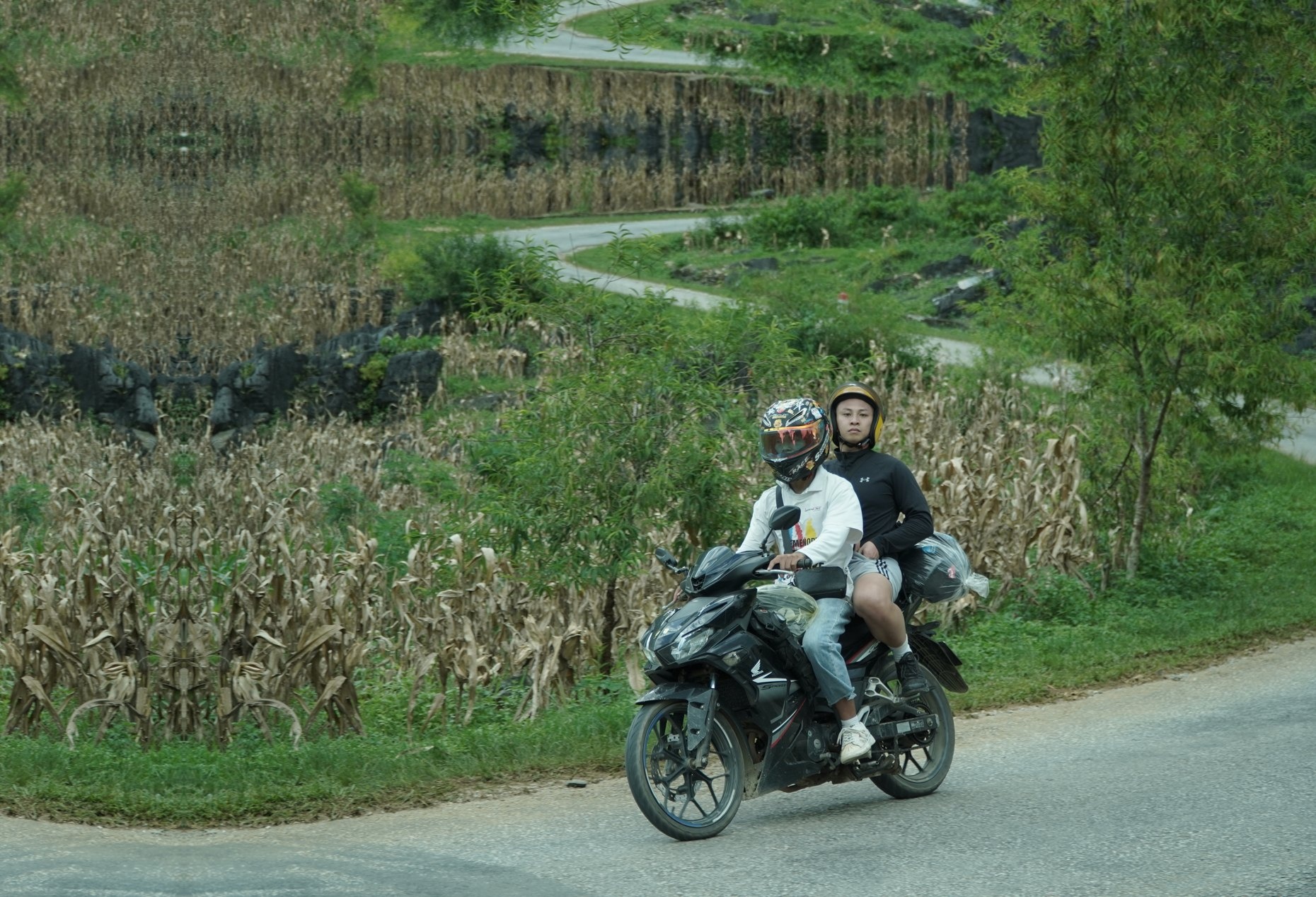 Day 2: Ma Pi Leng Pass - Mau Due - Yen Minh - Ha Giang (B/L)
