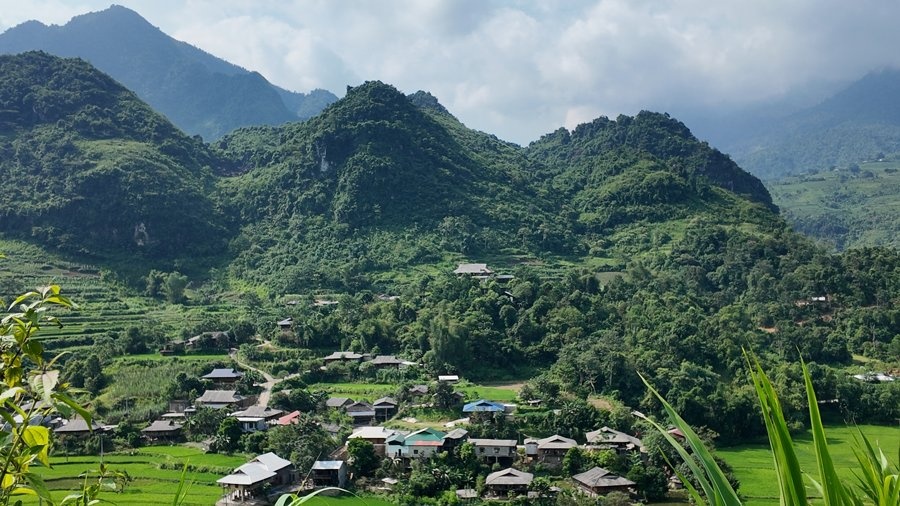 Duong Thuong Valley