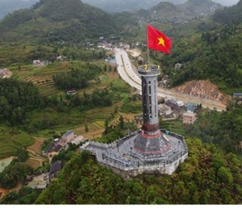 Lung Cu Flag Tower