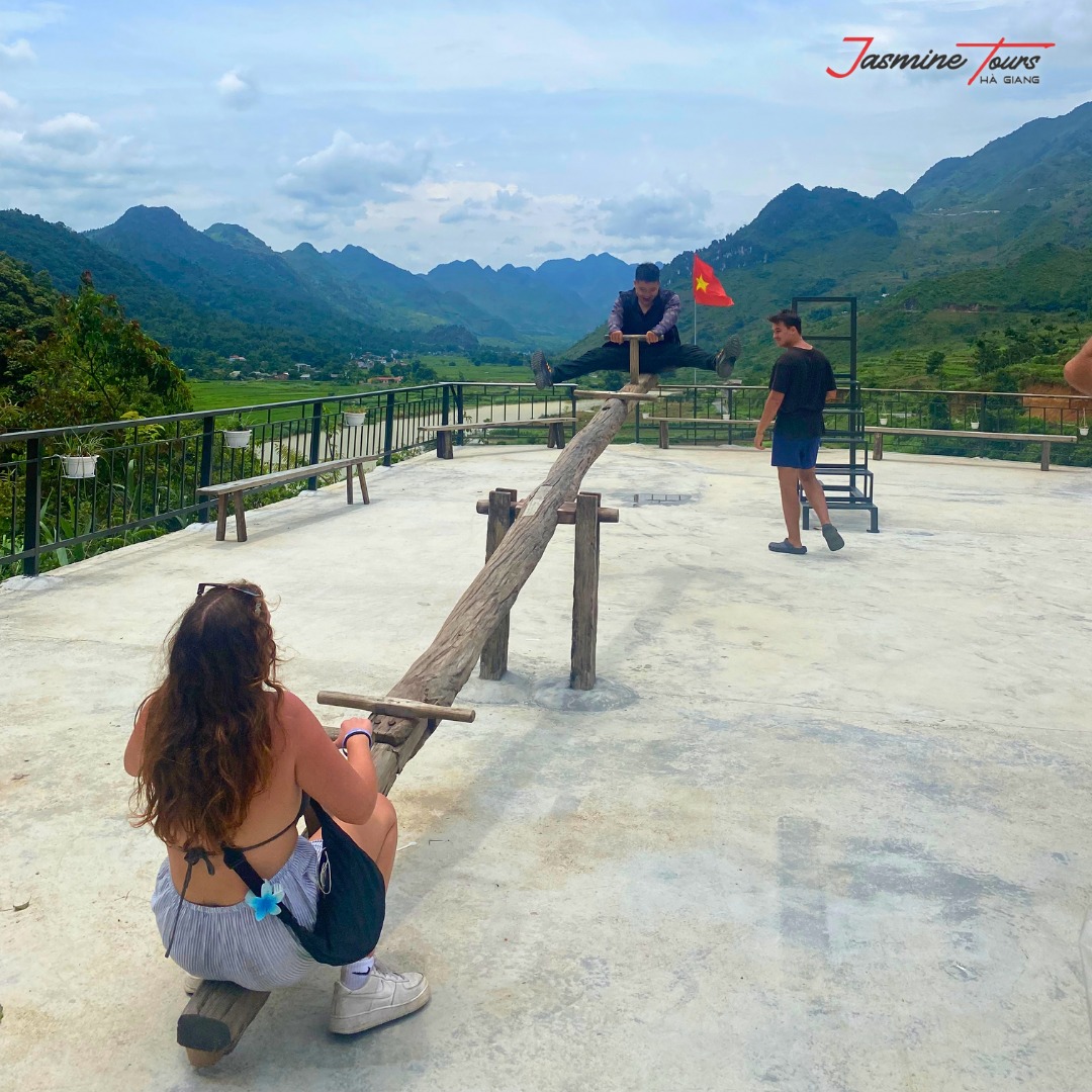 travel with kids in ha giang loop