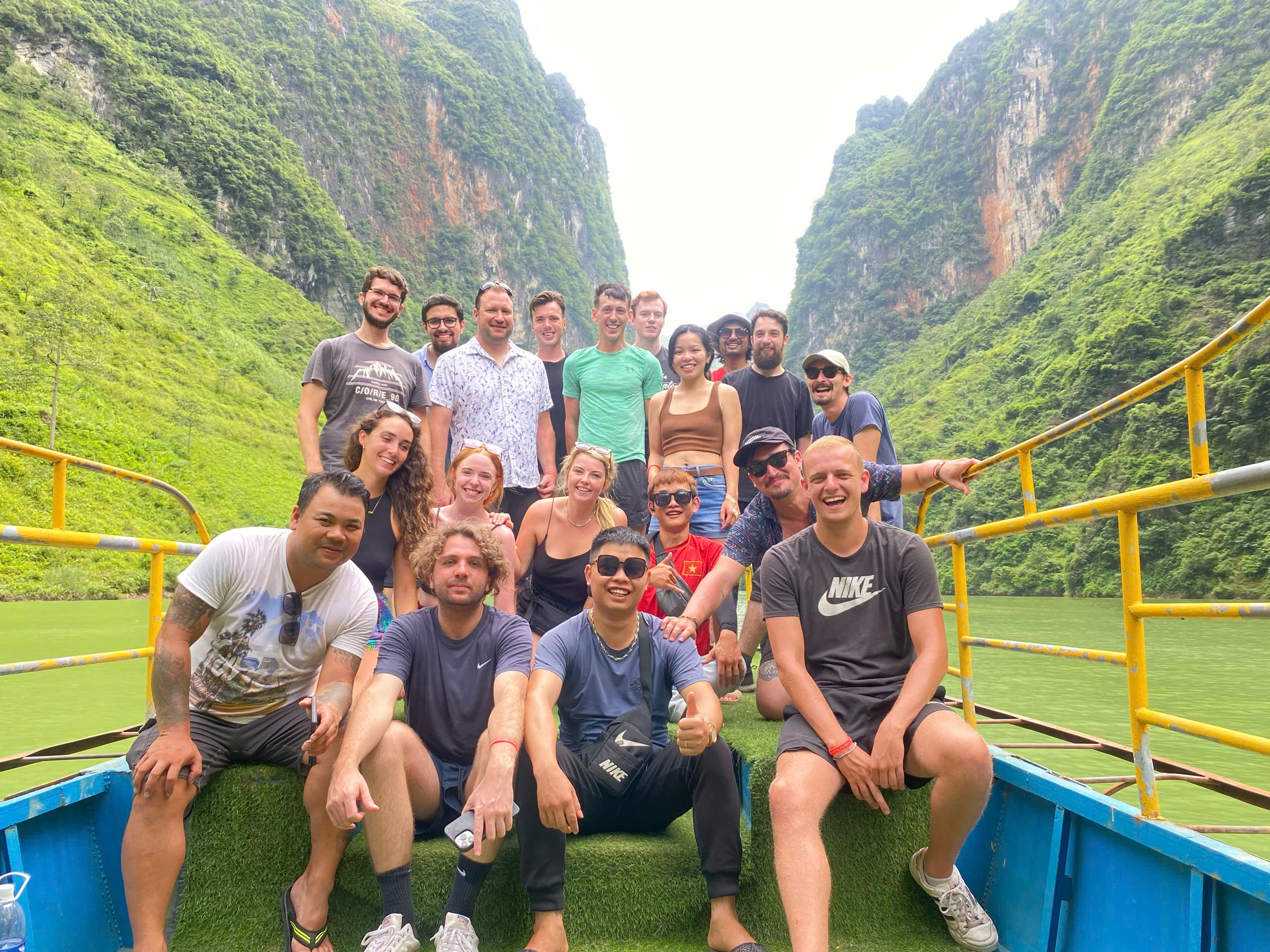 Ha Giang Loop Tour nho que river