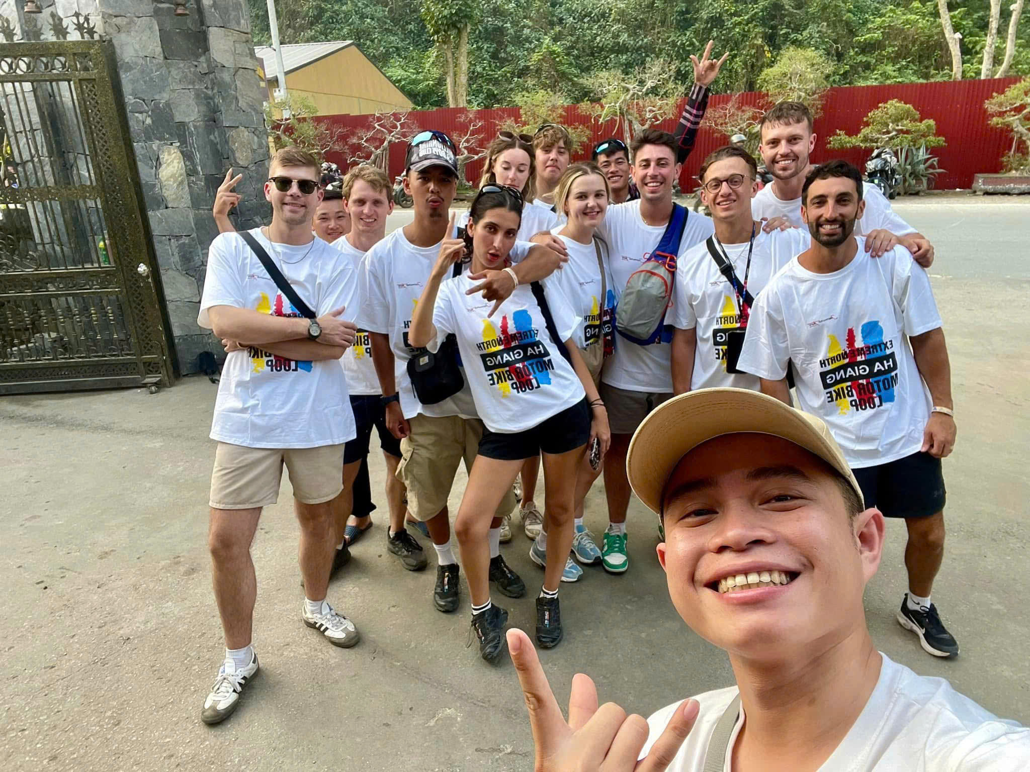 A Small group go Ha Giang
