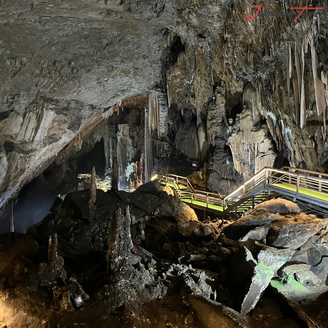 lung khuy cave on ha giang loop route