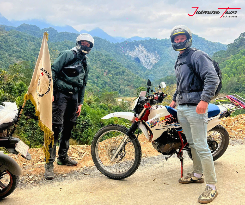 self-riding vs easy-rider ha giang loop definition