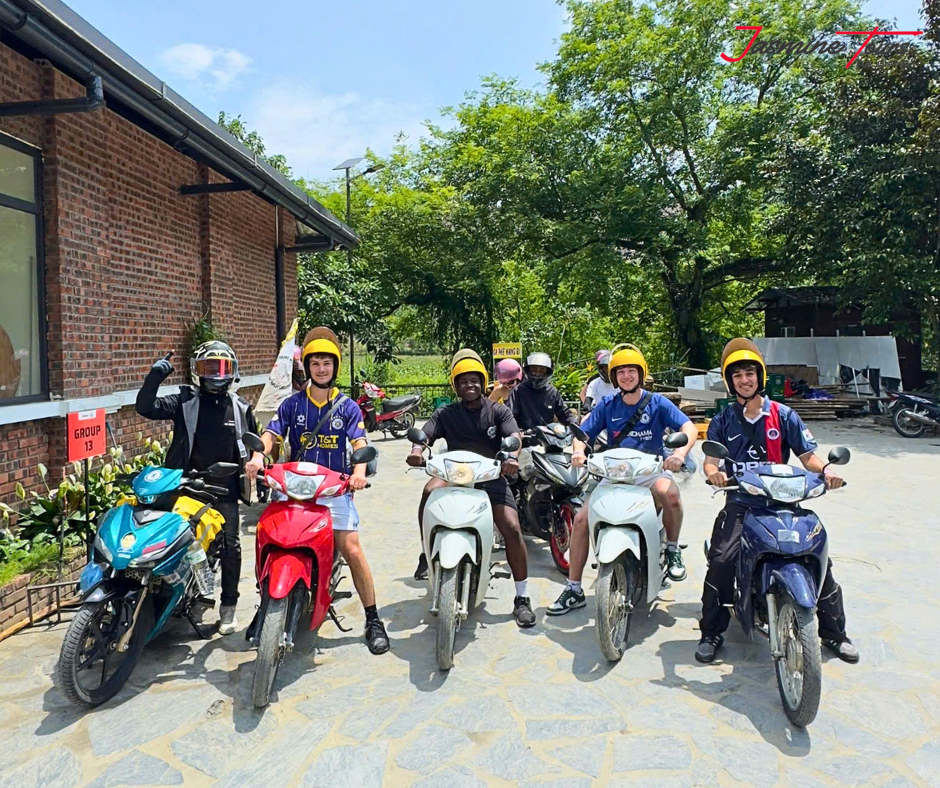 self-riding vs easy-rider ha giang loop motorbike