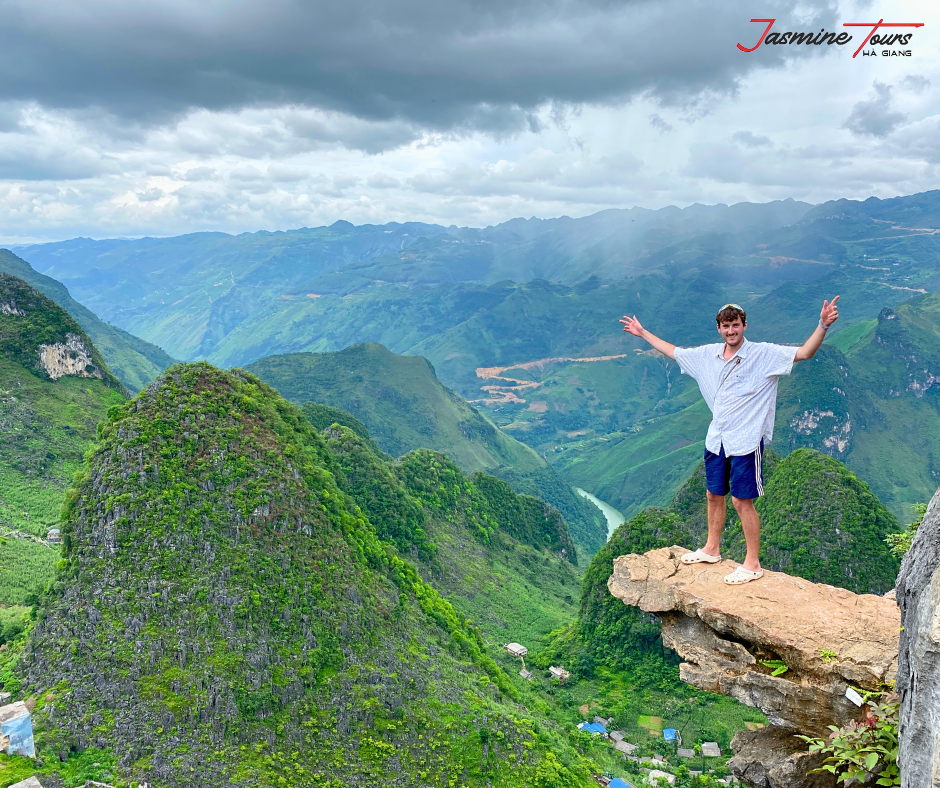 Experiencing the Ha Giang Loop with Jasmine Tours_ Highlights and Pit Stops