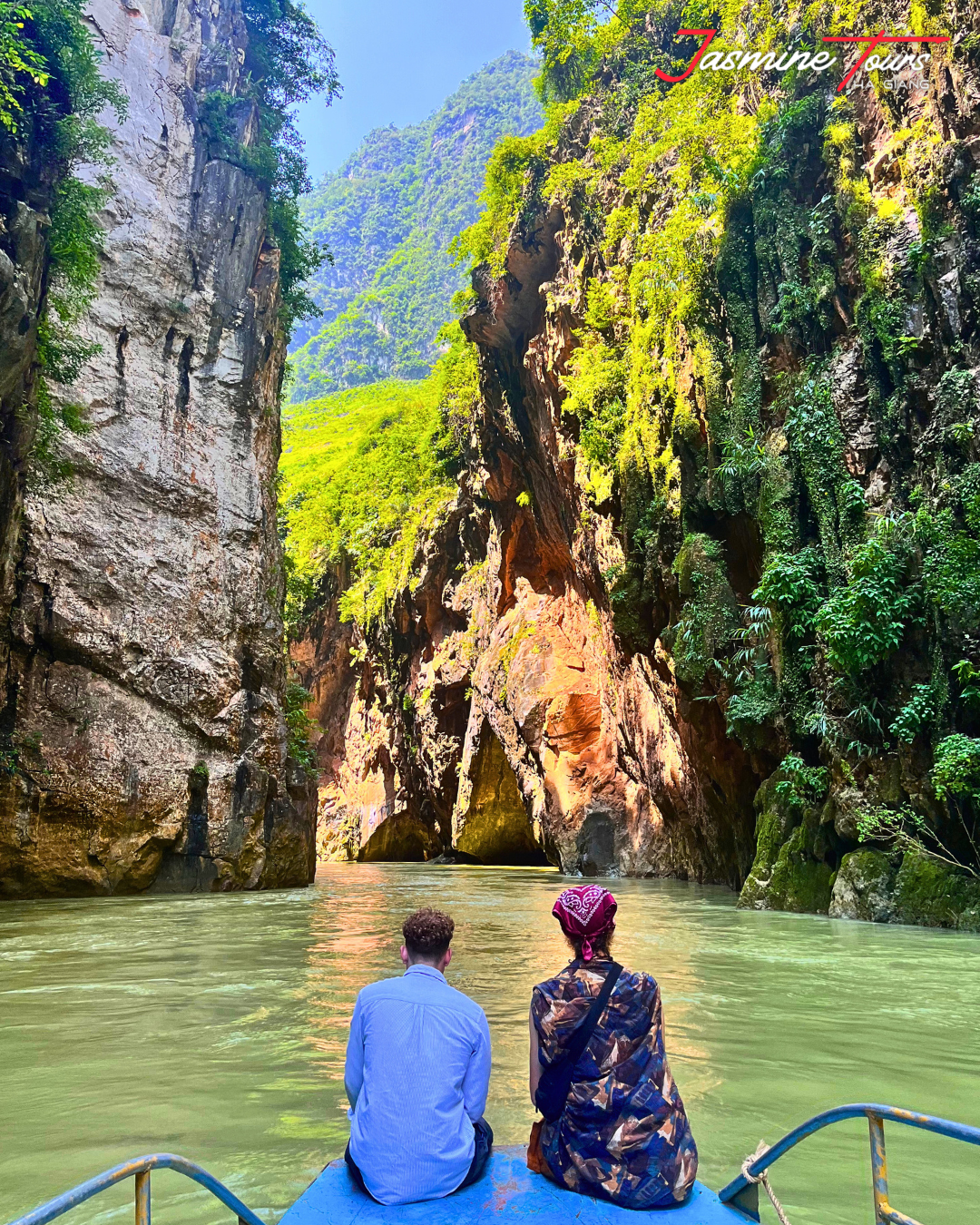 Enjoy Tranquil Boat Rides on the Nho Que River on ha giang loop in autumn 2025