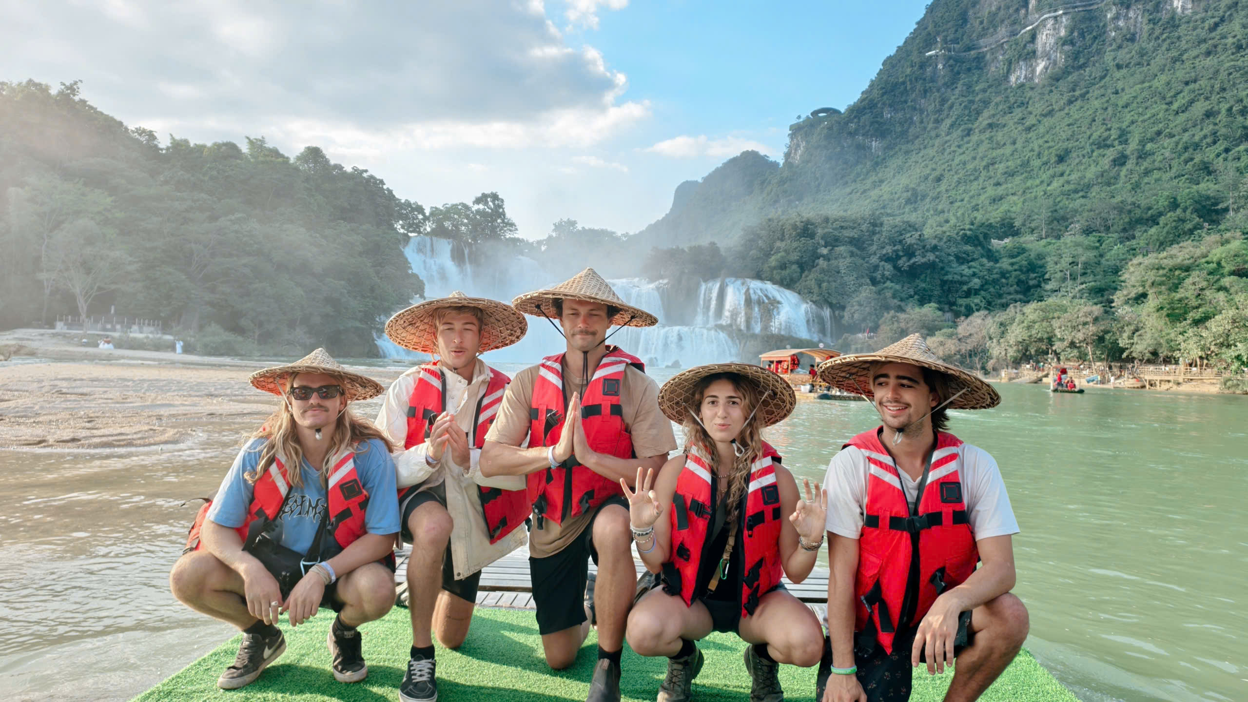 Ha Noi - Cao Bang Ban Gioc Waterfall