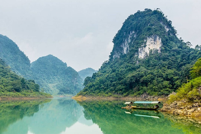 Thang Hen Lake Cao Bang ret