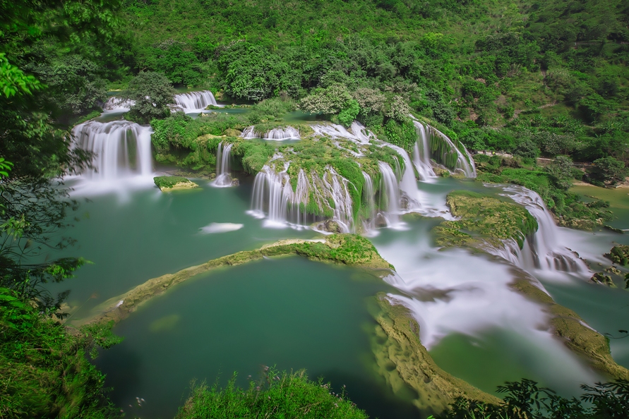 explore Cao Bang with jasmine tour on ha giang loop