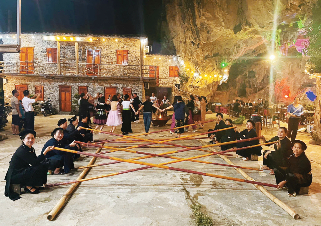 explore ha giang- cao bang with jasmine tours on ha giang loop