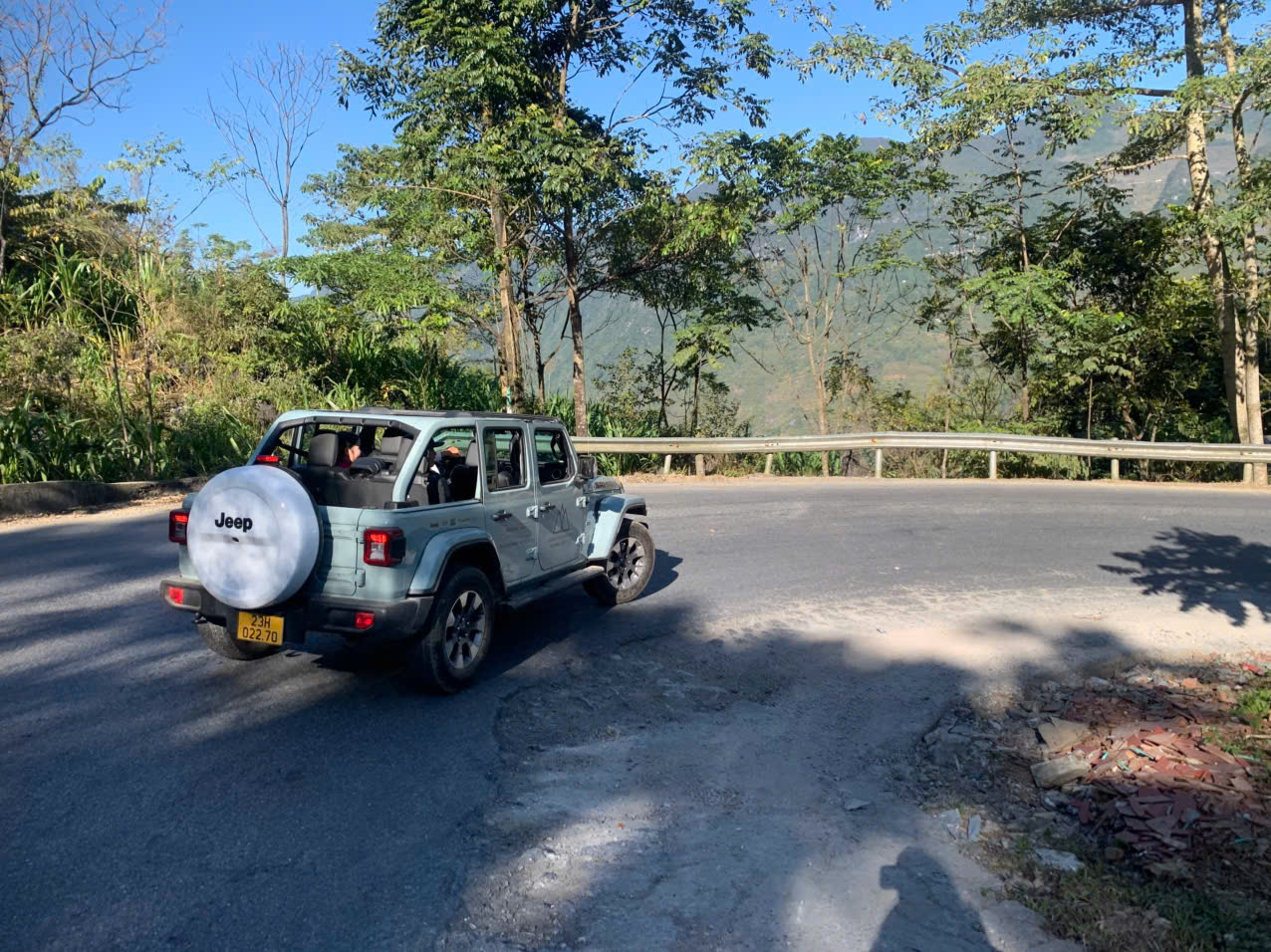 explore jeep with jasmine tour on ha giang loop