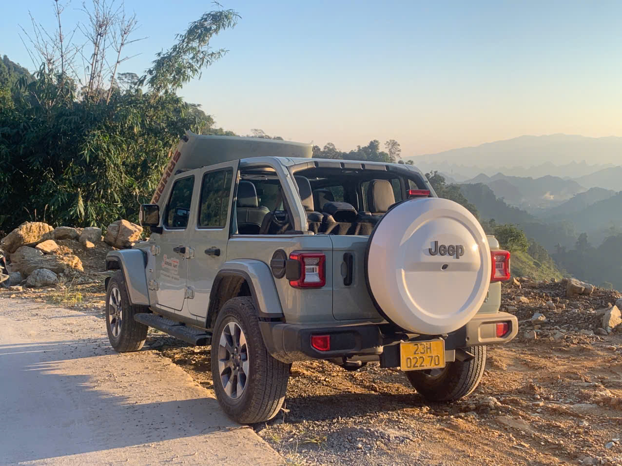 explore jeep with jasmine tour on ha giang loop