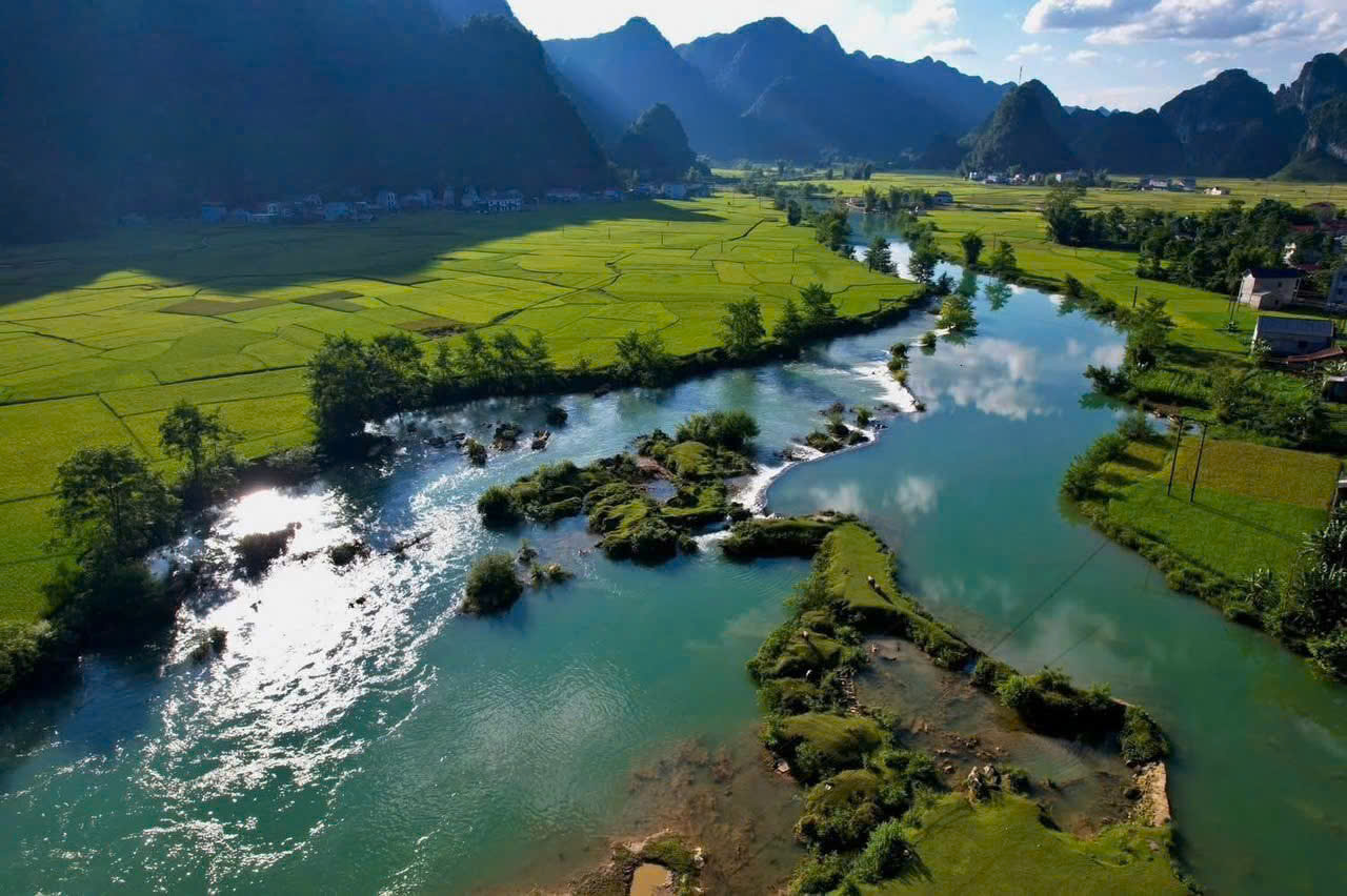 explore suoi lenin with jasmine tour on ha giang loop