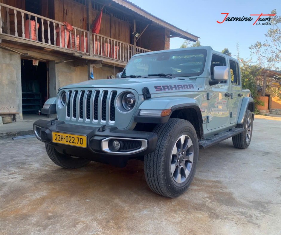 ha giang jeep tour at homestay.png