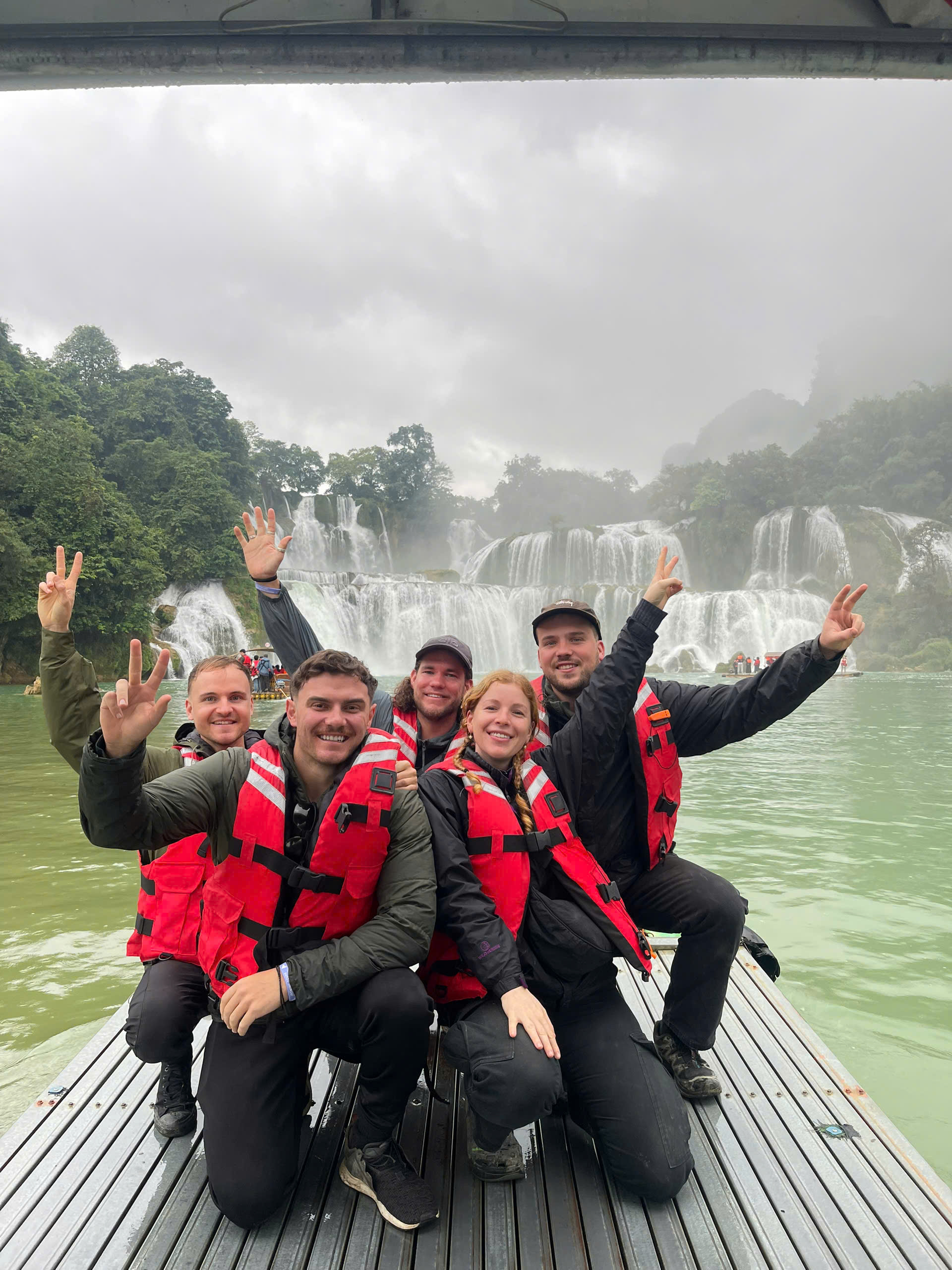 explore cao bang with jasmine tour on ha giang loop