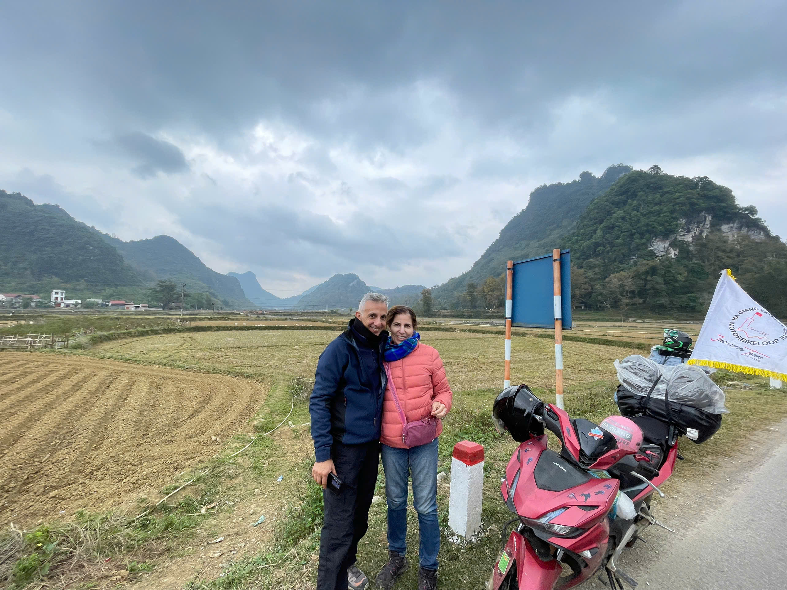 explore Meo Vac Cao Bang with jasmine tour on ha giang loop