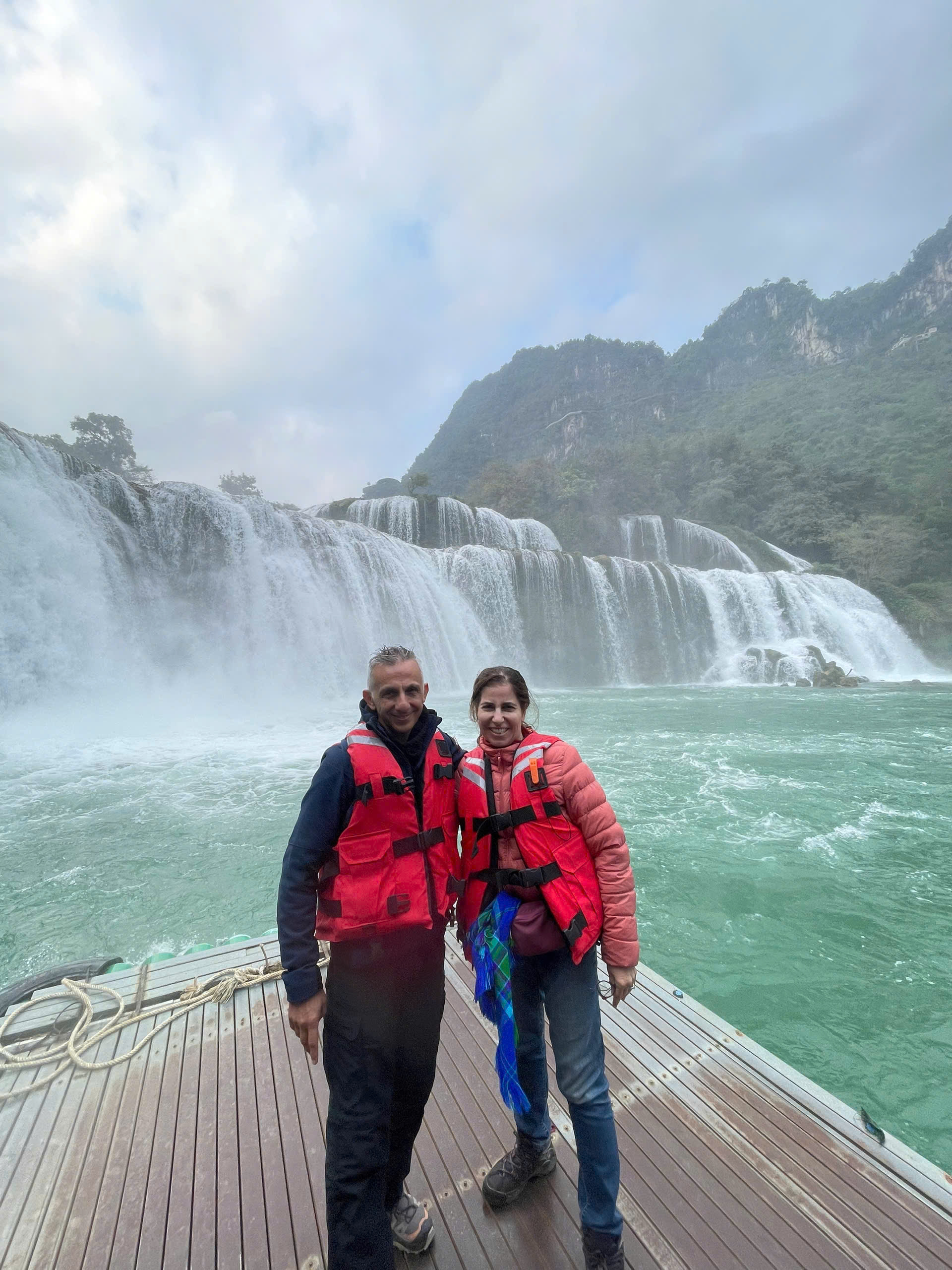 explore cao bang with jasmine tour on ha giang loop