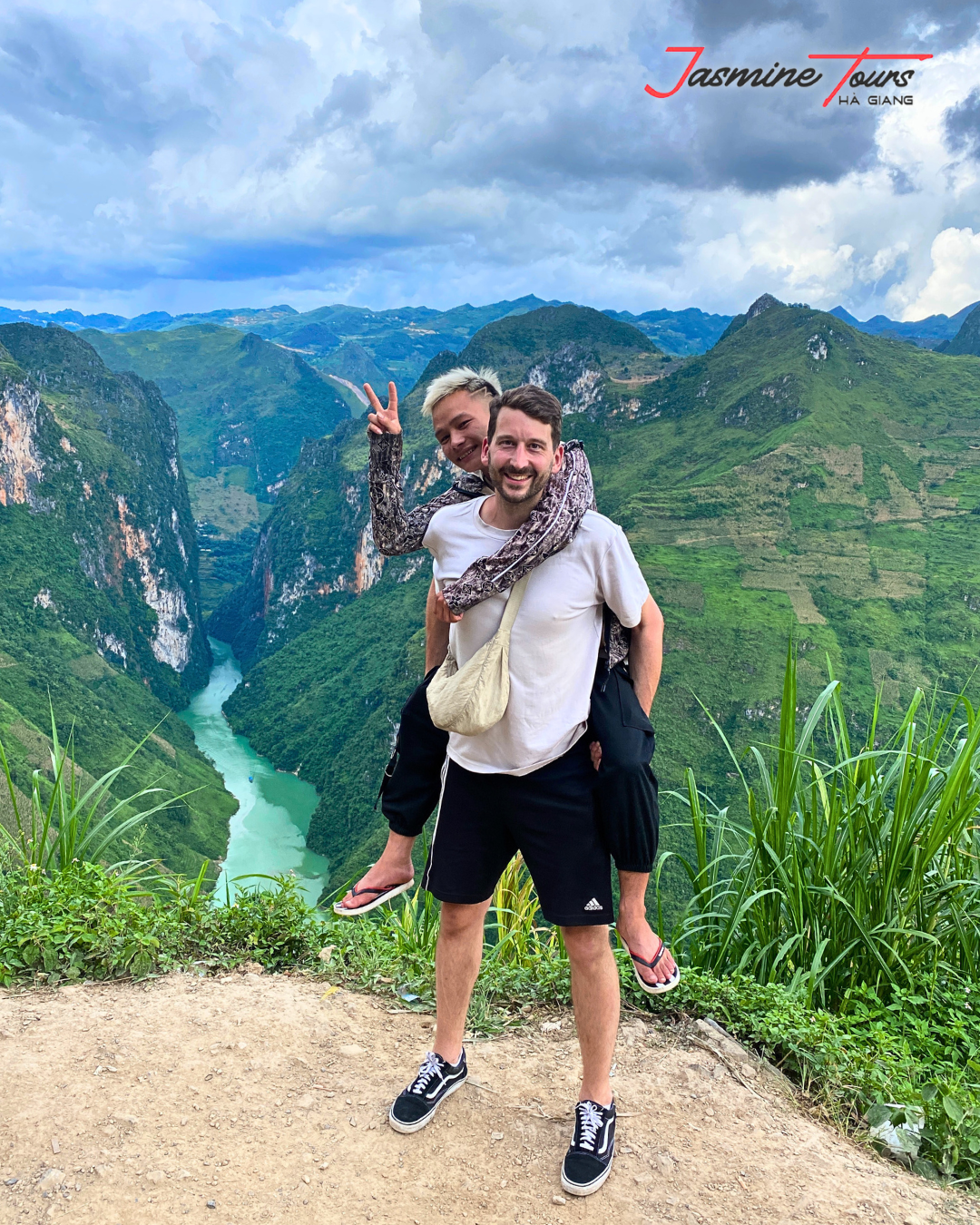 explore cao bang with jasmine tour on ha giang loop