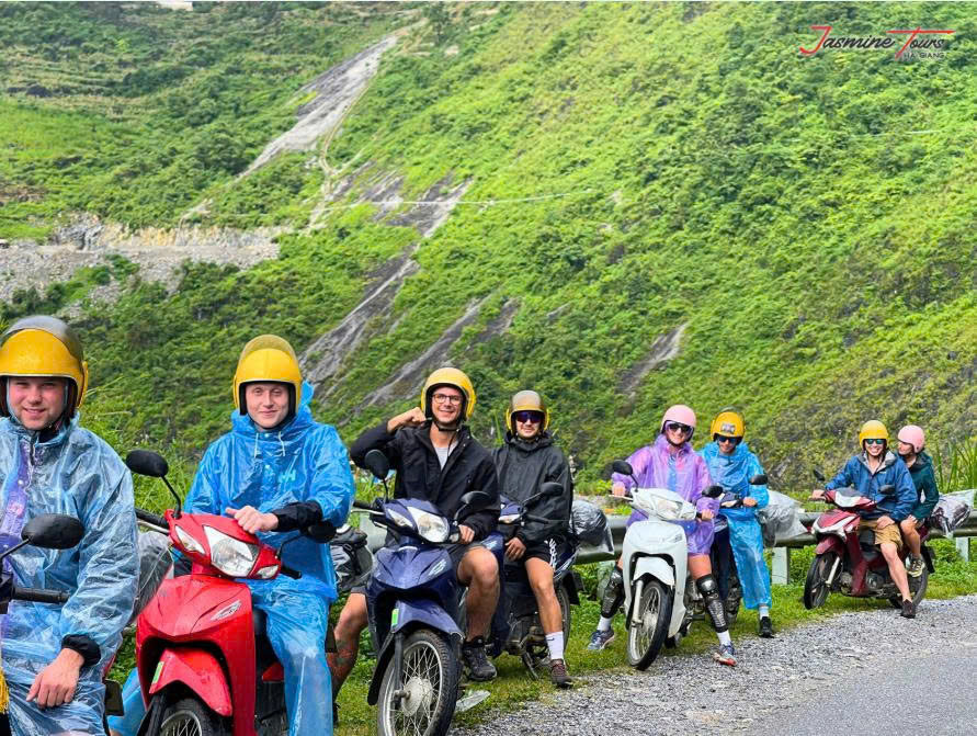 Ma Pi Leng Pass view