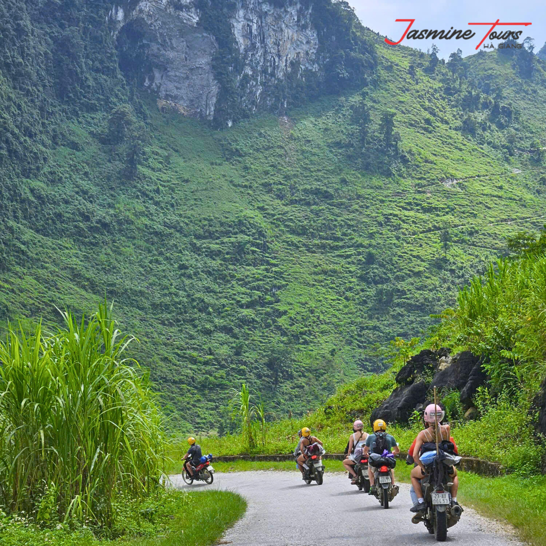 Ma Pi Leng Pass Bike