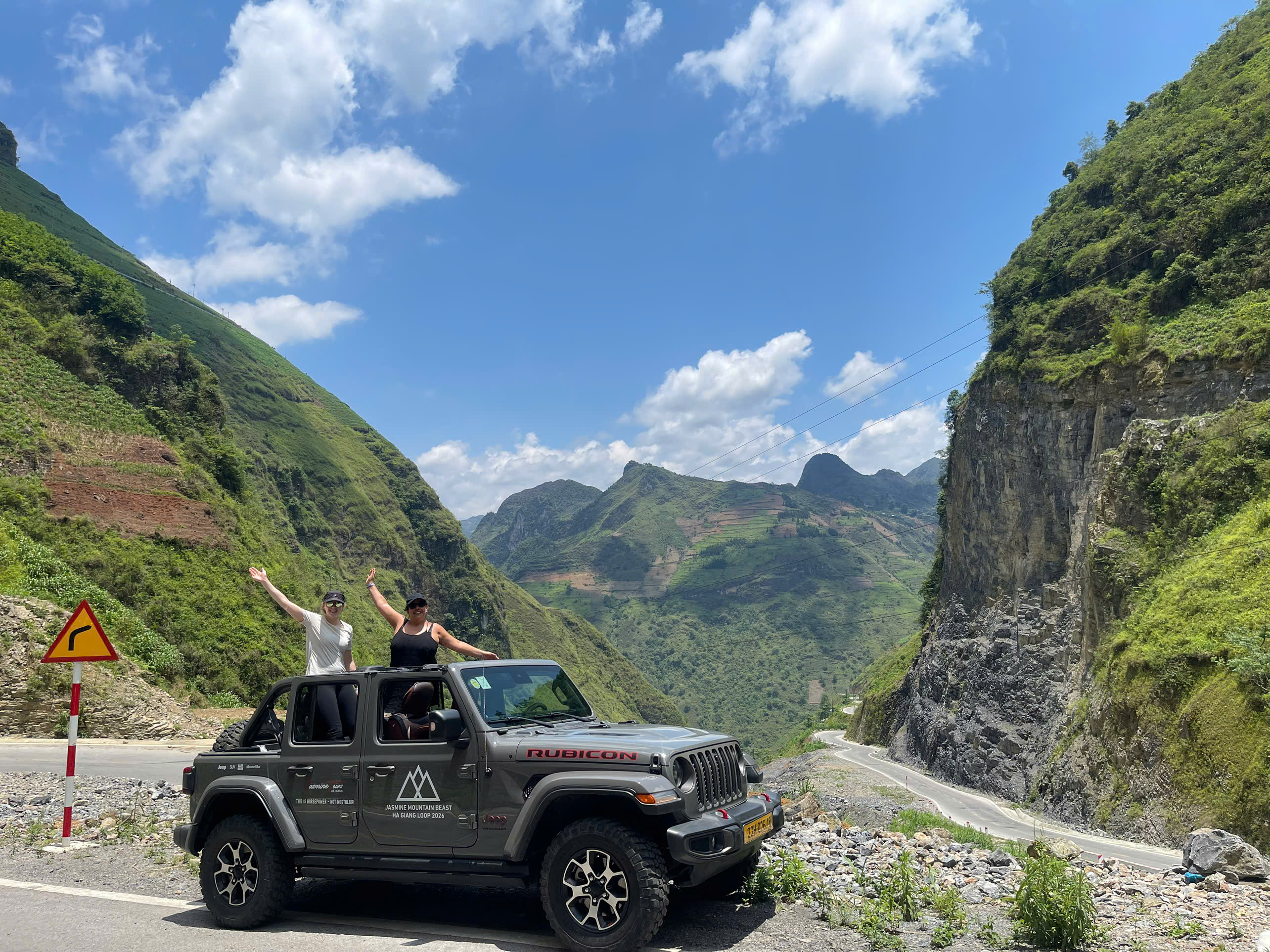 Ha Giang Loop 4-Day 3-Night jeep