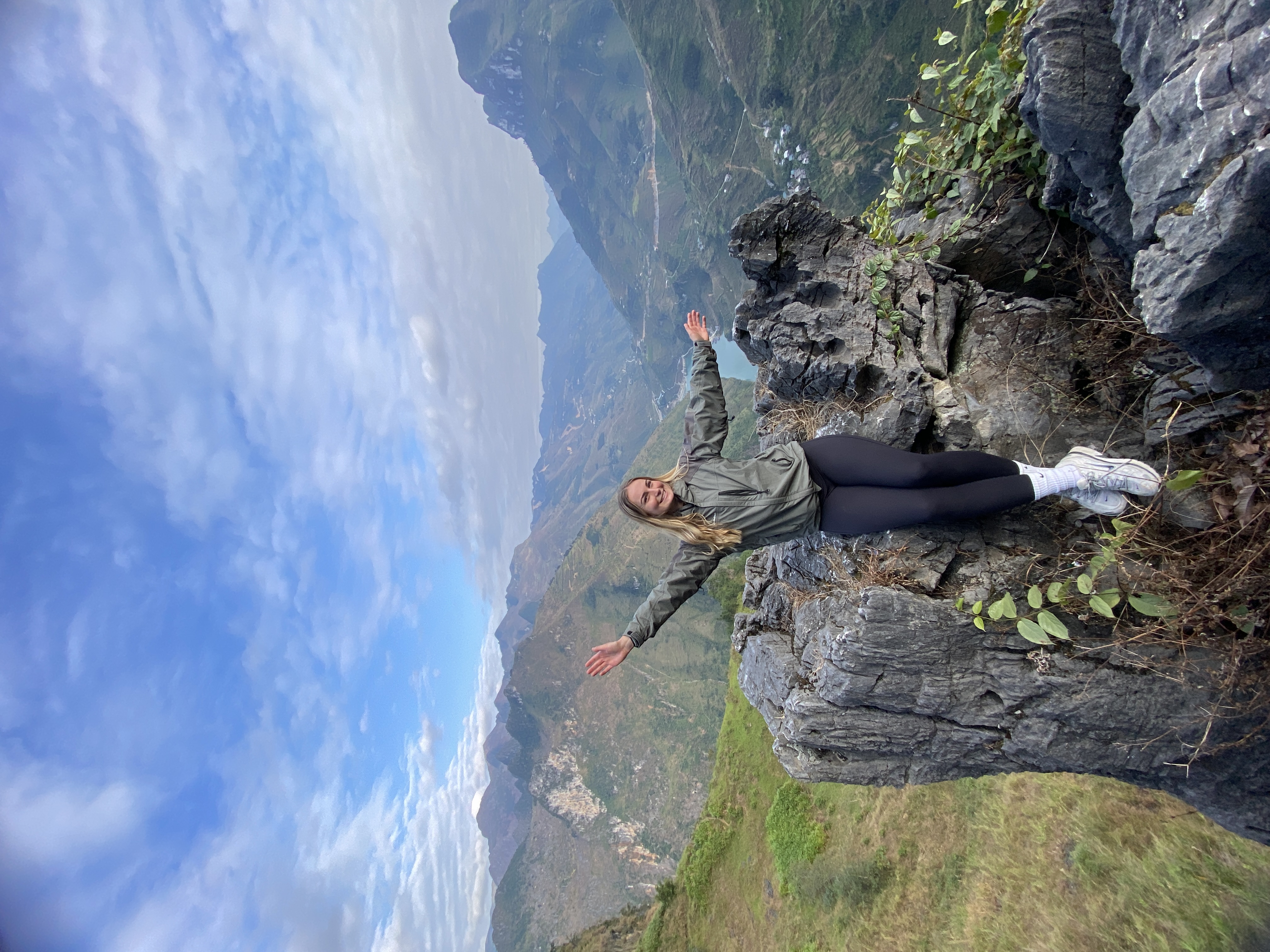 Ha Giang Loop Dangerous mom da
