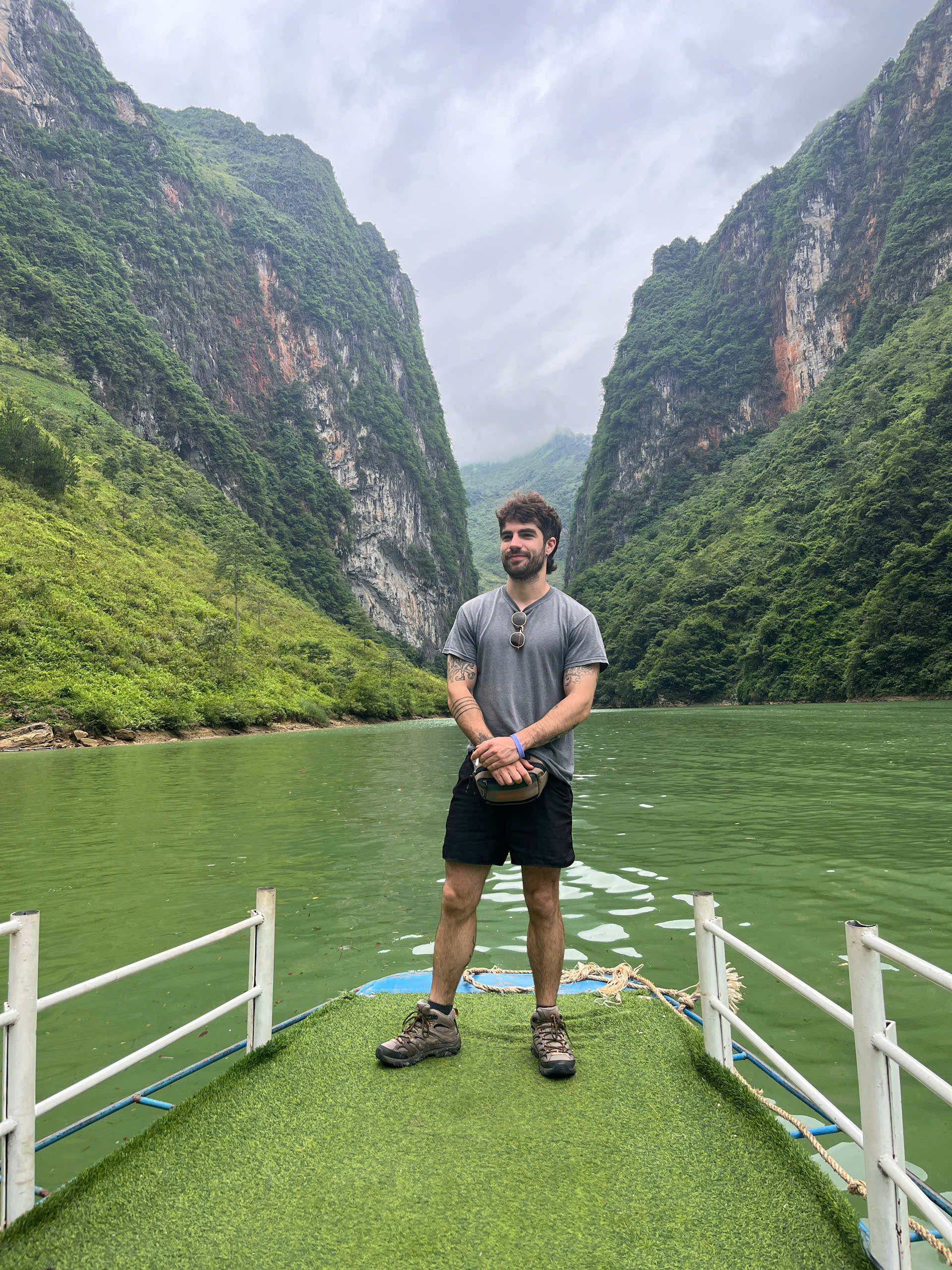 Ha Giang Loop Solo nho que river