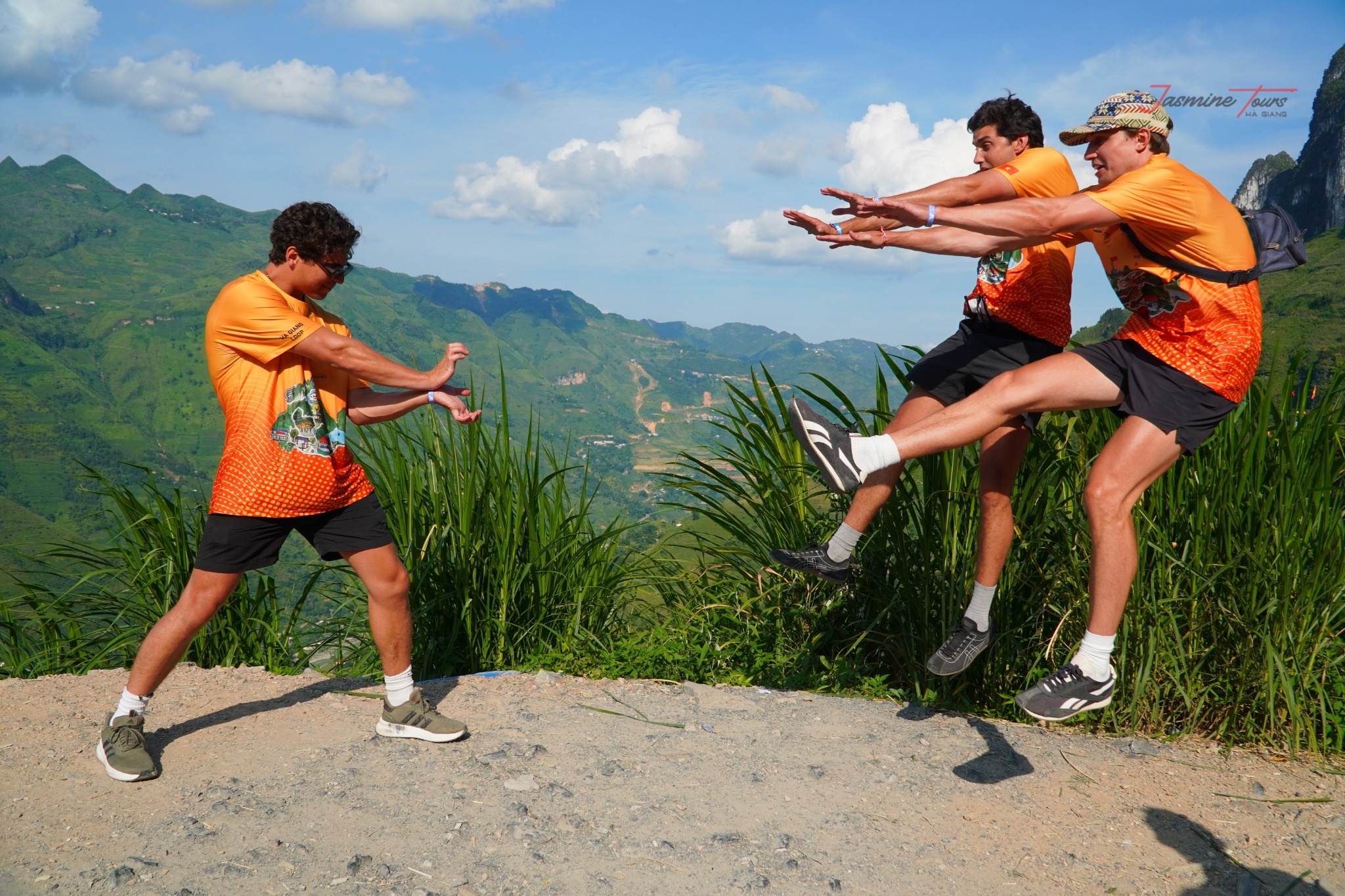 Ha Giang Jeep Tour ZO