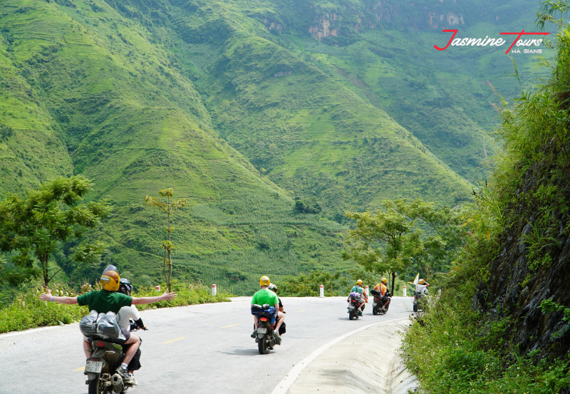 Ha Giang Loop Cinematic road