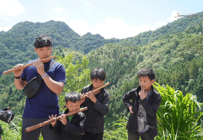 Ha Giang Loop Tour children