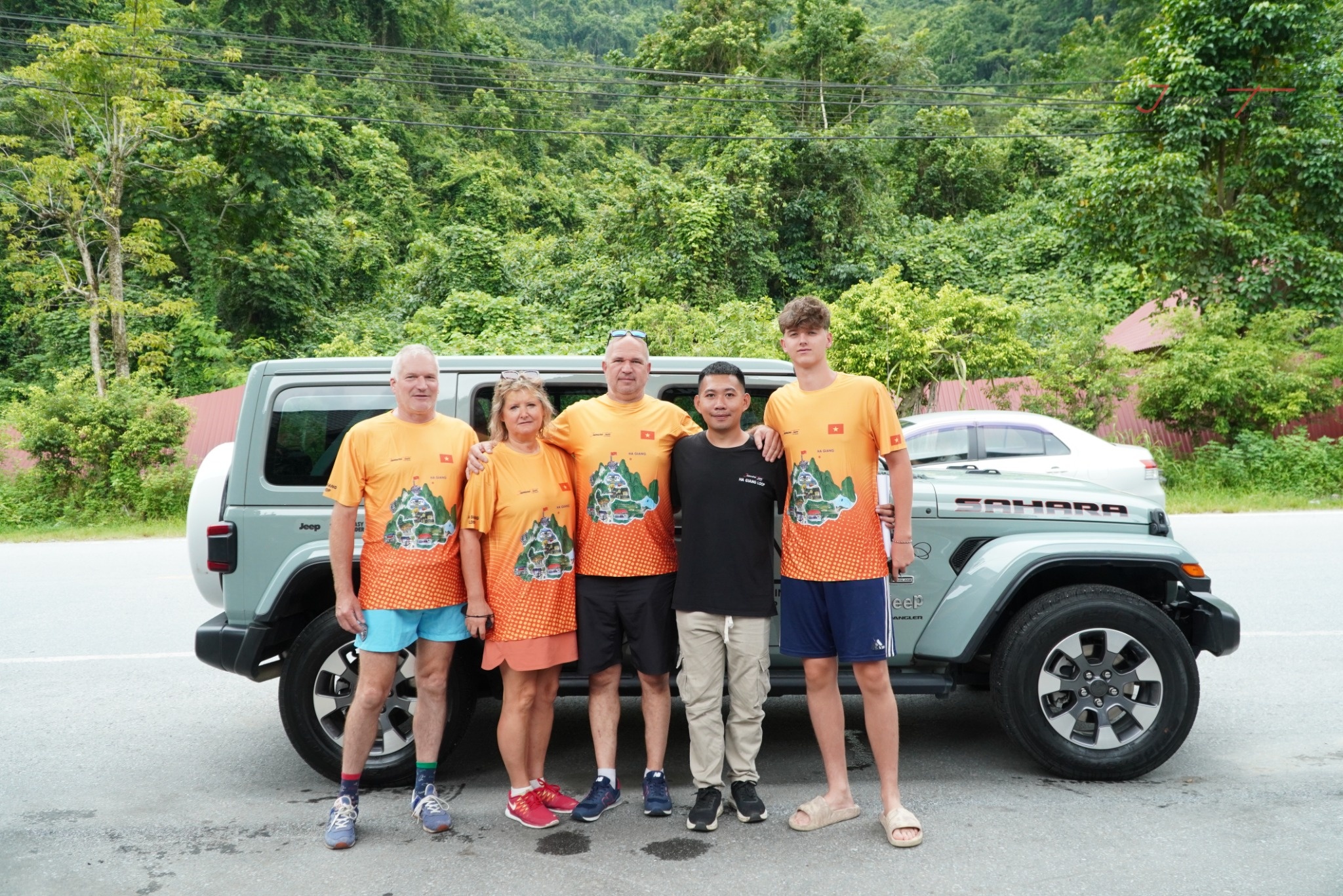 Tham Ma Pass Jeep