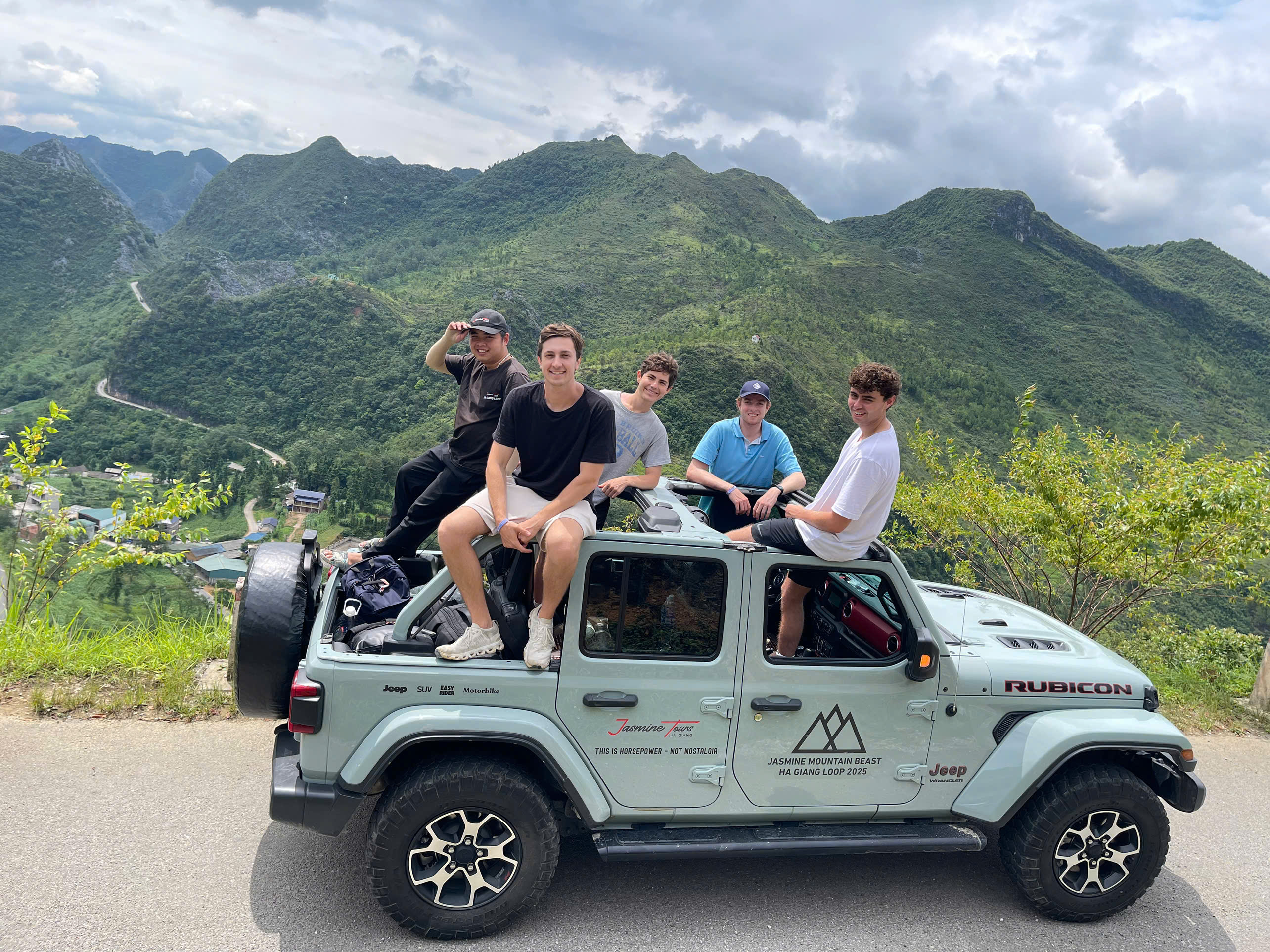 best ha giang loop tour Jeep