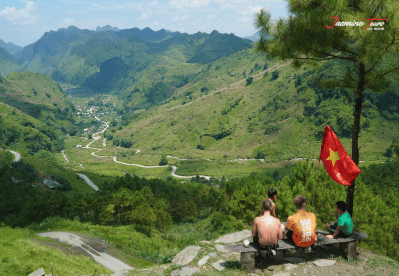Ha Giang Province back